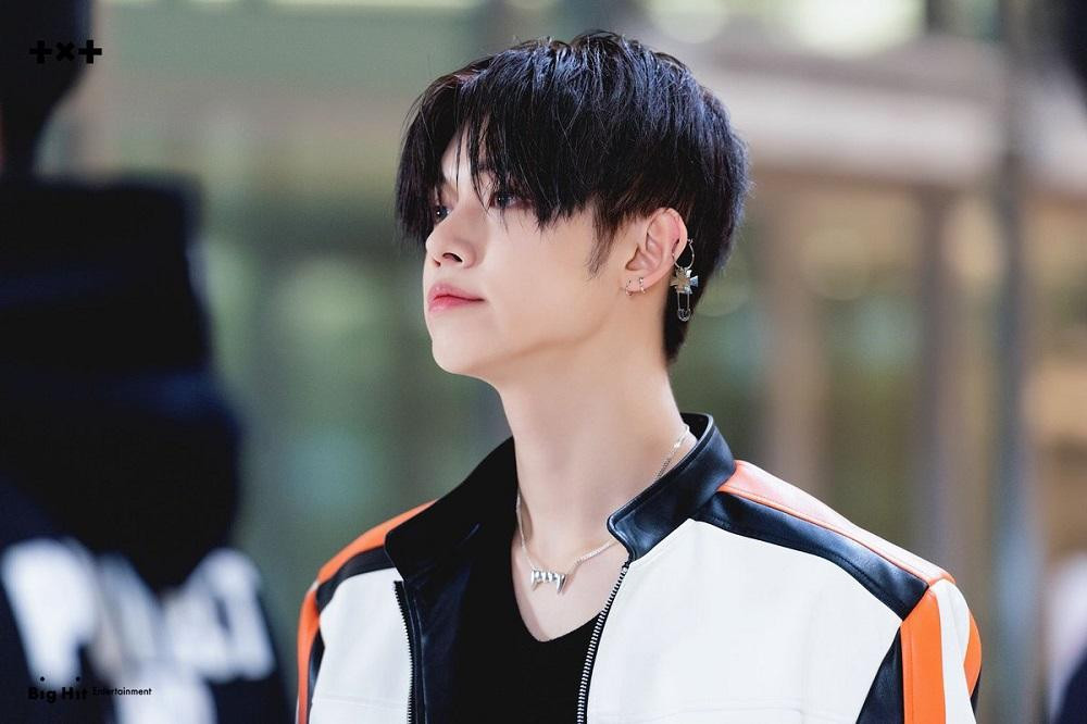 Hãy xem đường quai hàm jawline sắc bén này nè!