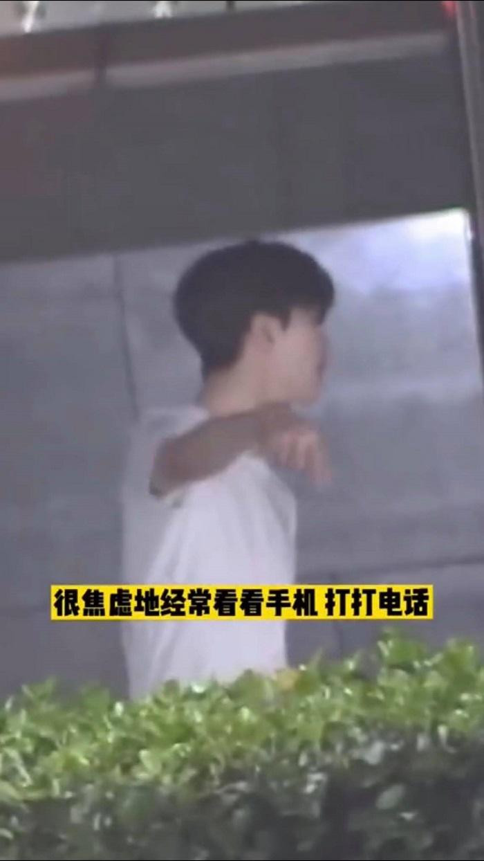 Mỹ nam hỏi han bảo vệ cho chắc, nhưng vẫn lạc. Mỹ nam hỏi han bảo vệ cho chắc, nhưng vẫn lạc.