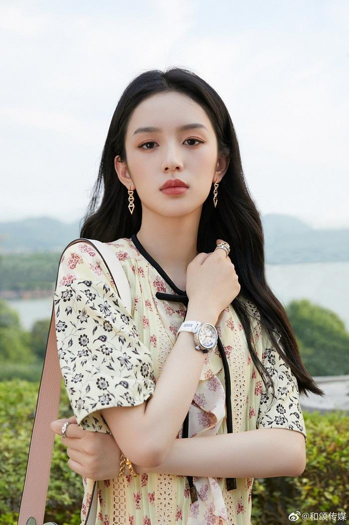 Xinh đẹp cá tính và diễn xuất linh hoạt. Xinh đẹp cá tính và diễn xuất linh hoạt.