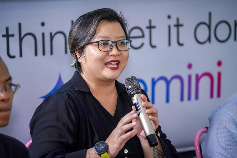 Blogger/ Tác giả sách Đinh Hằng.