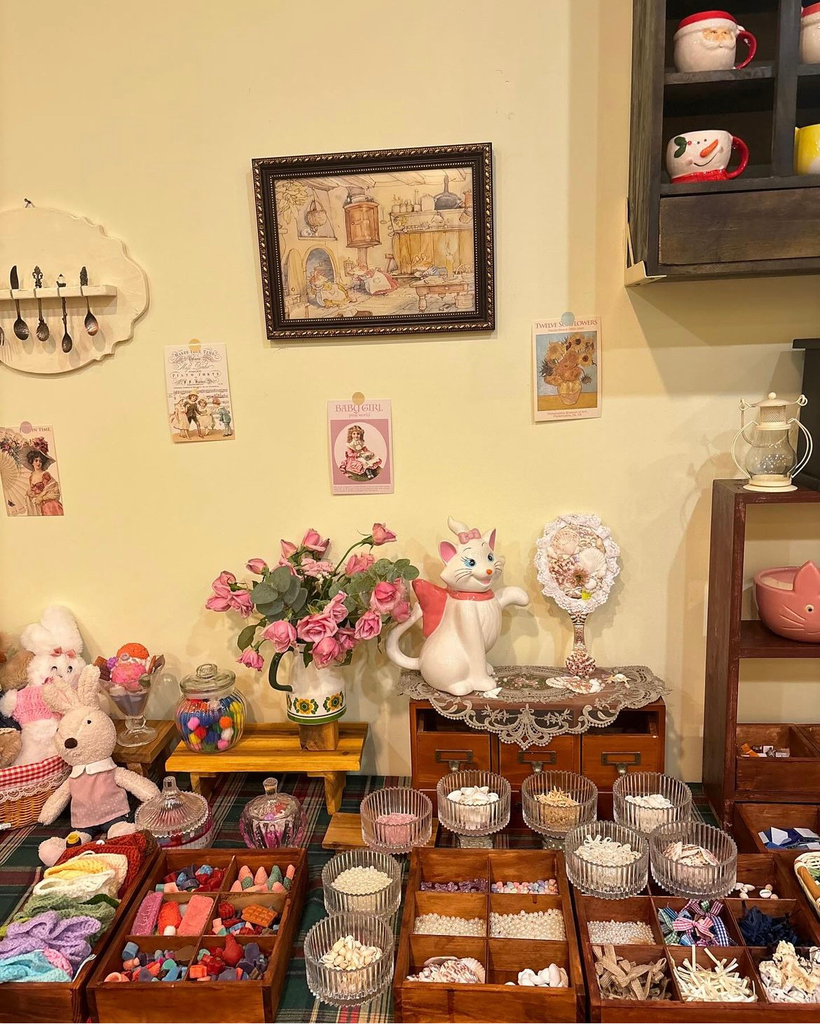 Các phụ kiện xinh xắn trang trí gương vỏ sò của @tiatoartbook Các phụ kiện xinh xắn trang trí gương vỏ sò của @tiatoartbook