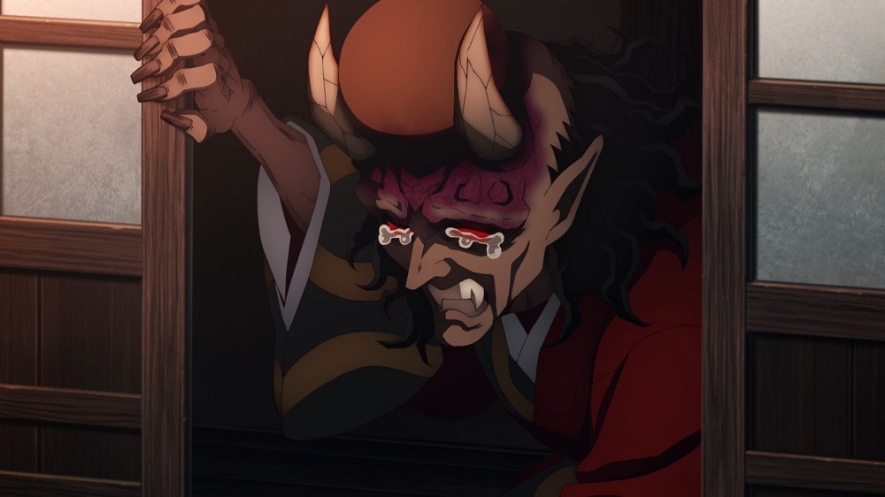 Thượng Huyền Tứ xuất hiện trong vẻ ngoài của một lão già yếu đuối. Thượng Huyền Tứ xuất hiện trong vẻ ngoài của một lão già yếu đuối.