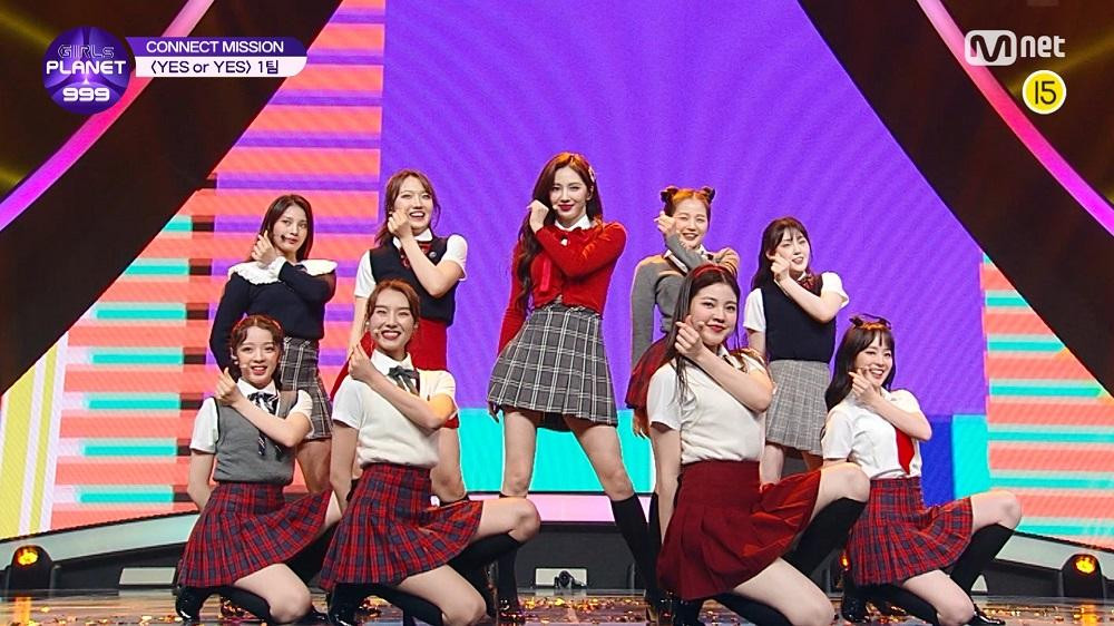 Team 1 của &quot;Yes or Yes&quot;, với Huh Ji Won là Center.