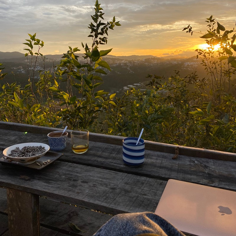 Tầng thượng ở Kong - Nơi để “bắt trọn” hoàng hôn. (Ảnh: Cá Mèo)