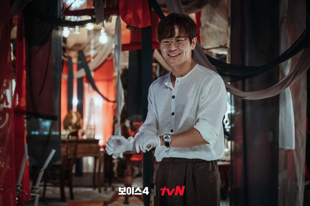 "Voice 4" đang hấp dẫn hơn bao giờ hết với diễn xuất đỉnh cao của Lee Kyu Hyung. "Voice 4" đang hấp dẫn hơn bao giờ hết với diễn xuất đỉnh cao của Lee Kyu Hyung.