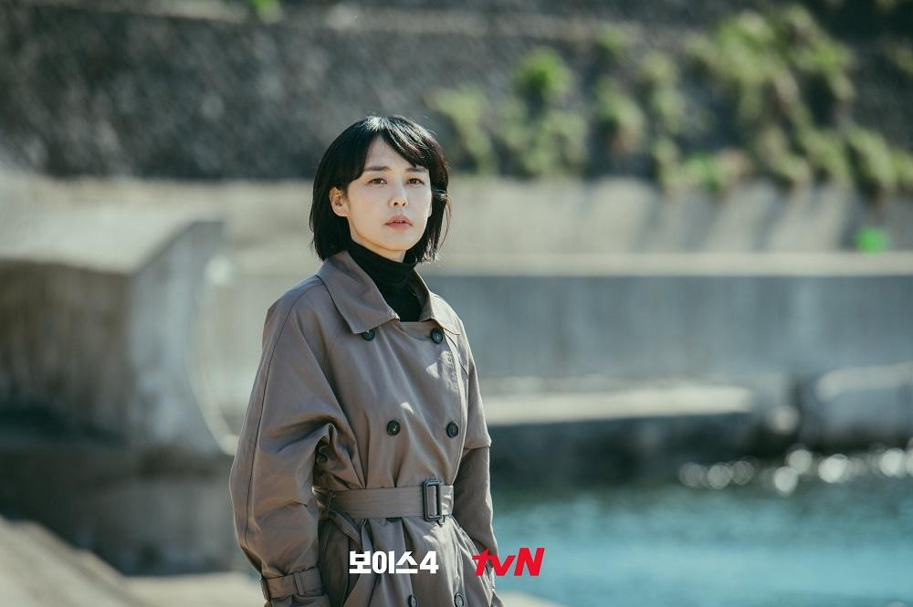 Nữ thanh tra có thính lực đặc biệt của series "Voice". Nữ thanh tra có thính lực đặc biệt của series "Voice".