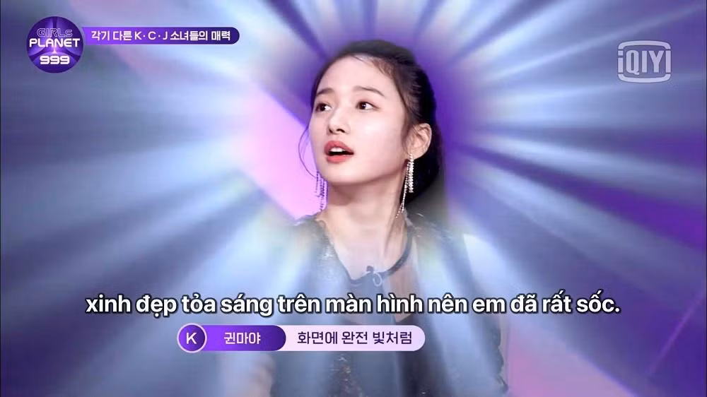Những thí sinh khác cũng ấn tượng trước ngoại hình của cô nàng.