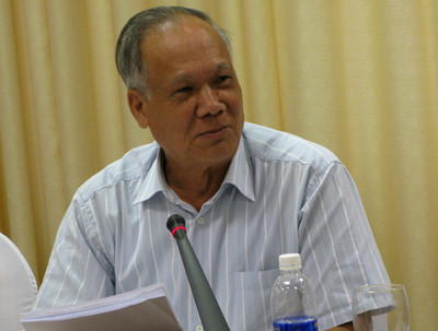 Ông Trần Ngọc Hùng: 