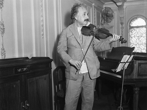 Những điều ít biết về thiên tài Albert Einstein ảnh 1