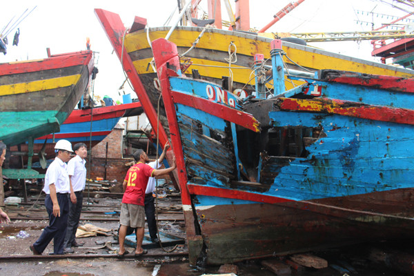 Lạnh người hình ảnh tàu cá nát bươm vì bị đâm chìm ảnh 7