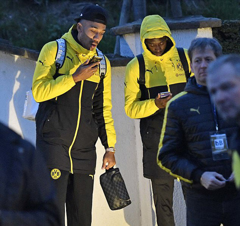 Ngôi sao Dortmund phải phẫu thuật sau vụ nổ bom xe buýt ảnh 4