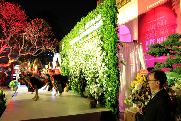 Bộ VHTT&DL lập đoàn kiểm tra vụ 'nhà hàng, tiệc cưới bủa vây bảo tàng' ảnh 1