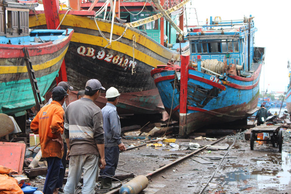 Lạnh người hình ảnh tàu cá nát bươm vì bị đâm chìm ảnh 2