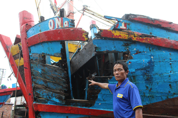 Lạnh người hình ảnh tàu cá nát bươm vì bị đâm chìm ảnh 4