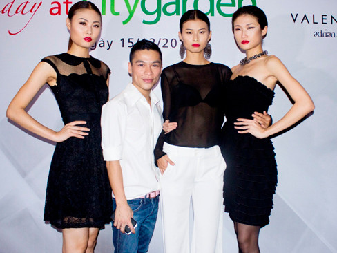 Thiên Trang nổi bật với style xuyên thấu