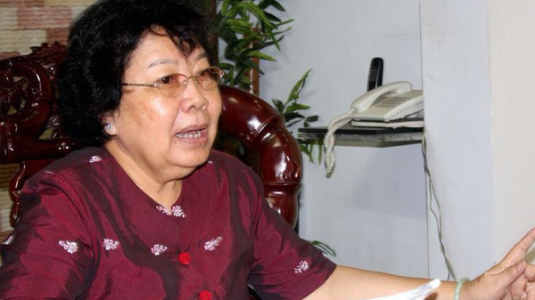 Bà Nguyễn Thị Hoài Thu, nguyên Chủ nhiệm Ủy ban các Vấn đề xã hội của Quốc hội: “Tôi chưa dám nói đây là vụ án oan nhưng điều khiến tôi bức xúc là cô này có con 2 tuổi. Mẹ bị bắt giam, hai đứa con sống trong cảnh vắng mẹ. Các cơ quan có trách nhiệm cần xem xét cho cô gái tại ngoại. Tại sao mình có thể giảm án, tha tù cho rất nhiều người nhân dịp Quốc khánh, tết đến xuân về lại không để cho những đứa con thiếu vắng hơi ấm của mẹ được gần mẹ”. Vụ án 3 lần mở tòa vẫn không thể xử: Bị cáo sẽ tại ngoại về quê đón tết ảnh 1