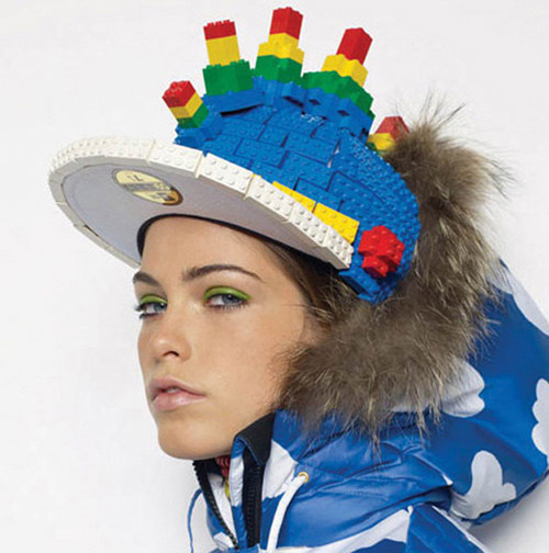 Chiếc mũ lego. Chiếc mũ lego
