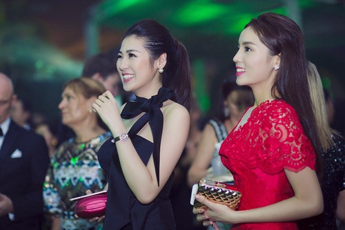 Những Hoa hậu, Á hậu thân thiết như chị em ảnh 3