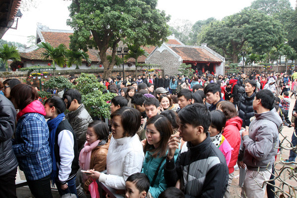 Biển người tạikhuôn viên Văn Miếu