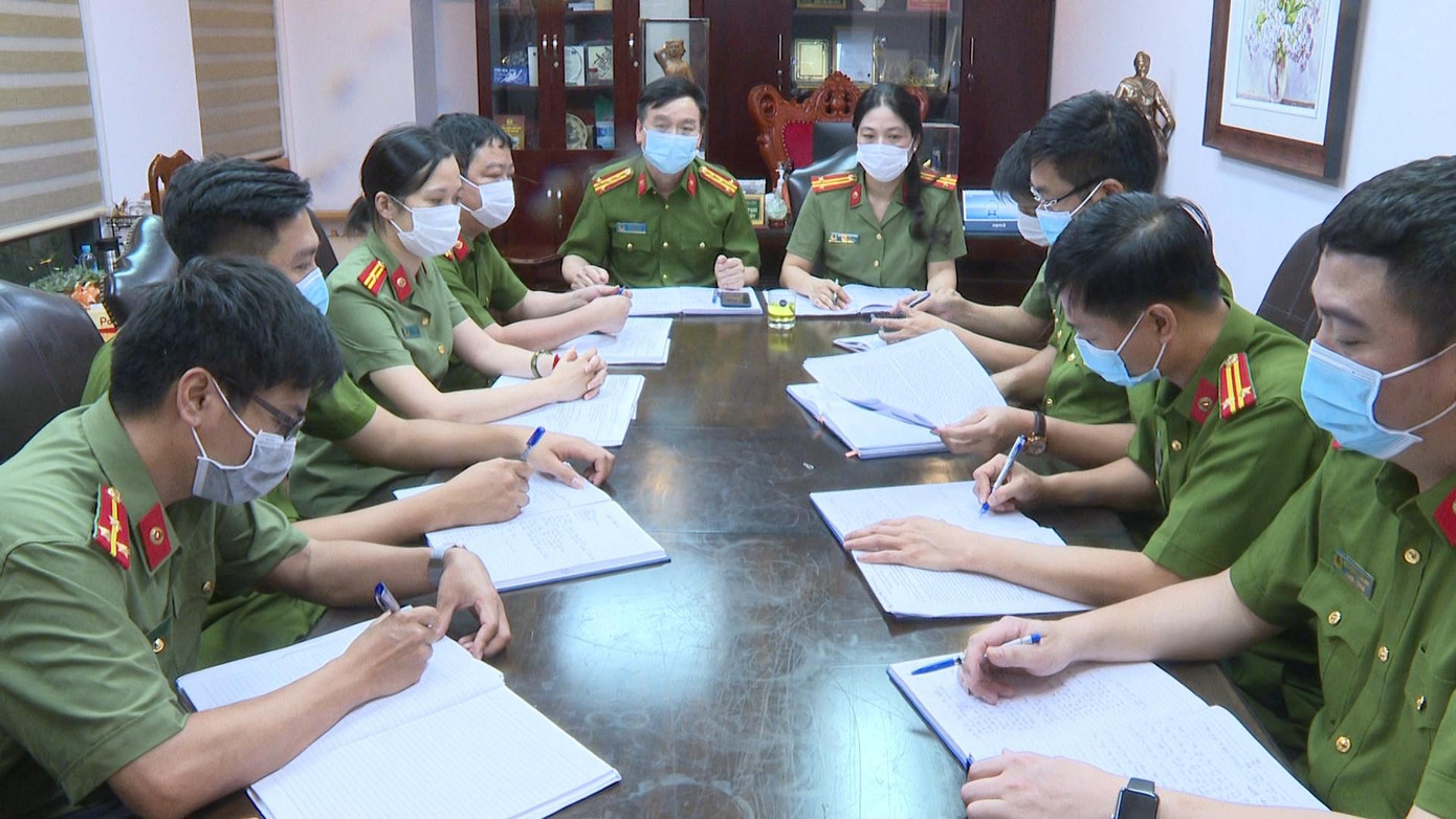 Họp triển khai điều tra vụ án.