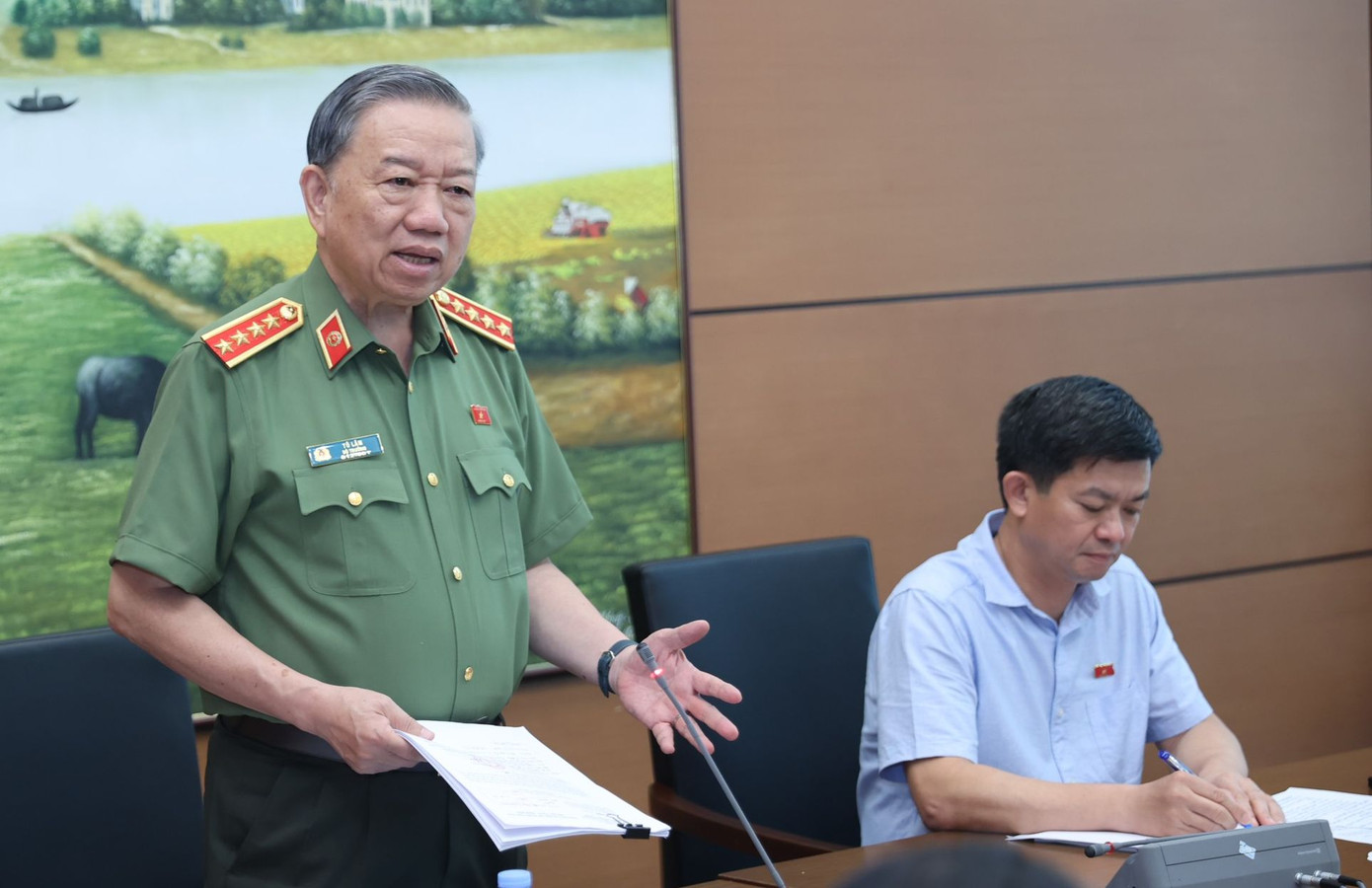 Đại tướng Tô Lâm, Bộ trưởng Công an tại phiên thảo luận ở Tổ, sáng 20/6. Ảnh Như Ý