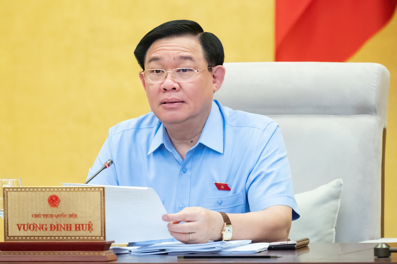 Chủ tịch Quốc hội Vương Đình Huệ kết luận nội dung phiên họp. Ảnh: QH Chủ tịch Quốc hội Vương Đình Huệ kết luận nội dung phiên họp. Ảnh: QH