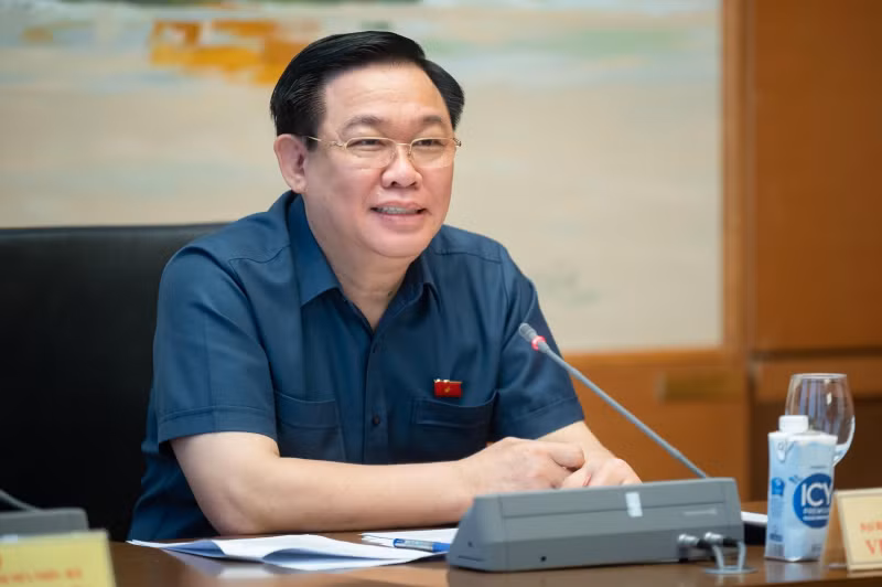 Chủ tịch Quốc hội Vương Đình Huệ phát biểu tại phiên thảo luận tổ. Ảnh: LH Chủ tịch Quốc hội Vương Đình Huệ phát biểu tại phiên thảo luận tổ. Ảnh: LH