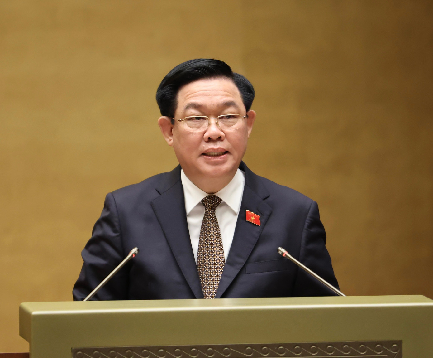 Chủ tịch Quốc hội Vương Đình Huệ phát biểu bế mạc kỳ họp. (Ảnh: Như Ý) Chủ tịch Quốc hội Vương Đình Huệ phát biểu bế mạc kỳ họp. (Ảnh: Như Ý)