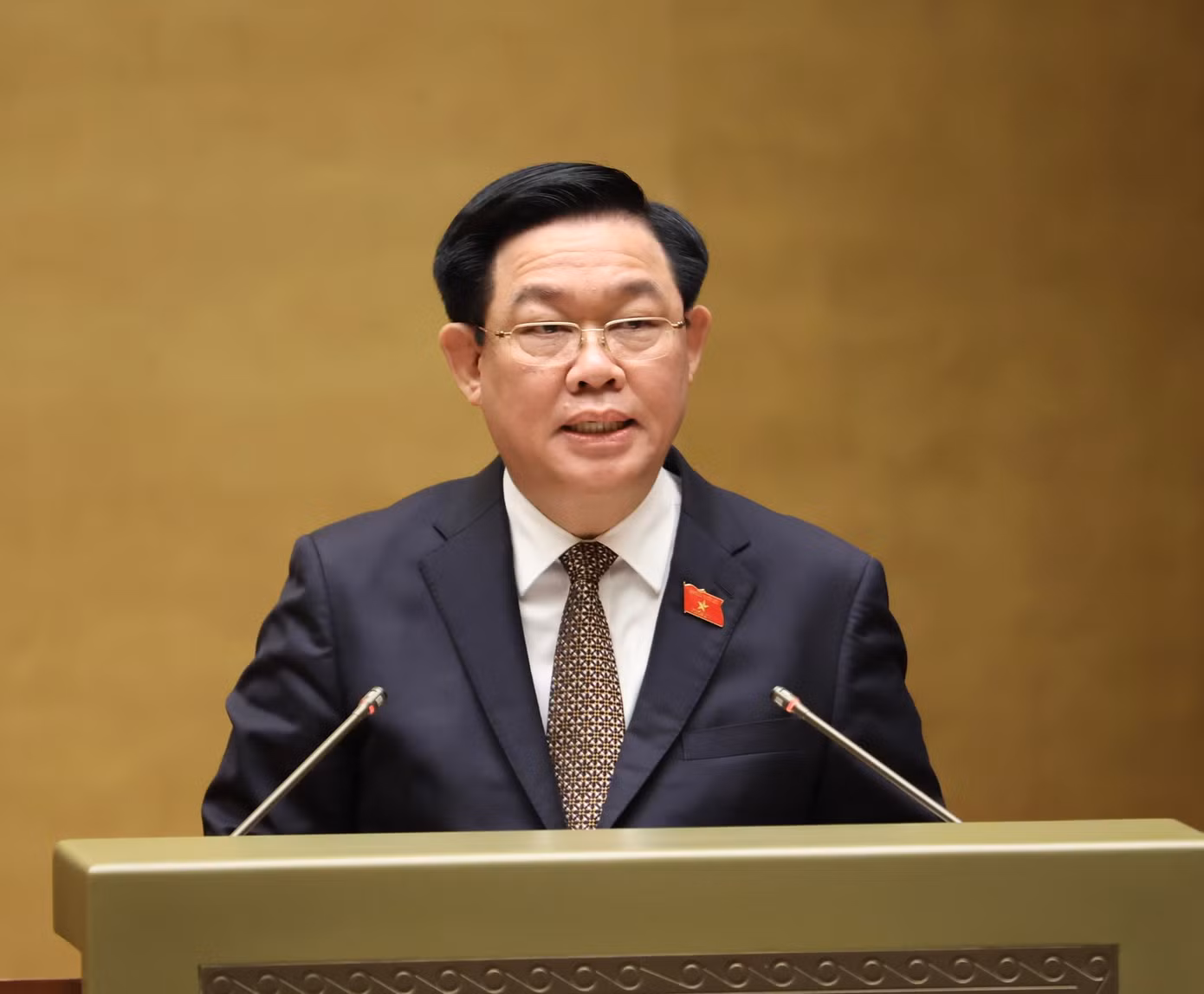 Chủ tịch Quốc hội Vương Đình Huệ phát biểu bế mạc kỳ họp. (Ảnh: Như Ý) Chủ tịch Quốc hội Vương Đình Huệ phát biểu bế mạc kỳ họp. (Ảnh: Như Ý)