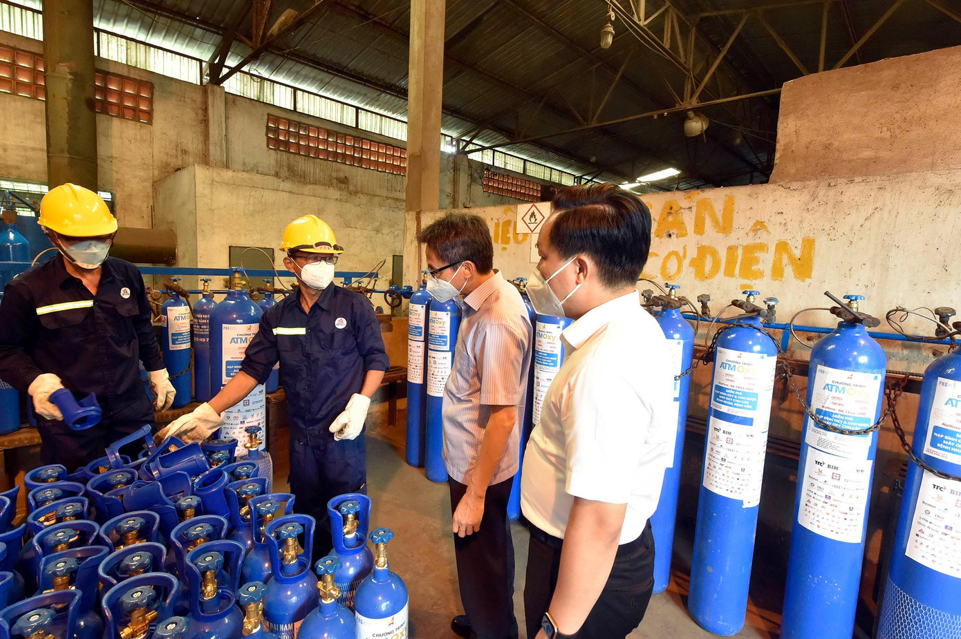 Trạm bơm oxy Thủ Đức đang cung cấp nguồn oxy cho các bệnh nhân COVID-19. Ảnh VGP Trạm bơm oxy Thủ Đức đang cung cấp nguồn oxy cho các bệnh nhân COVID-19. Ảnh VGP