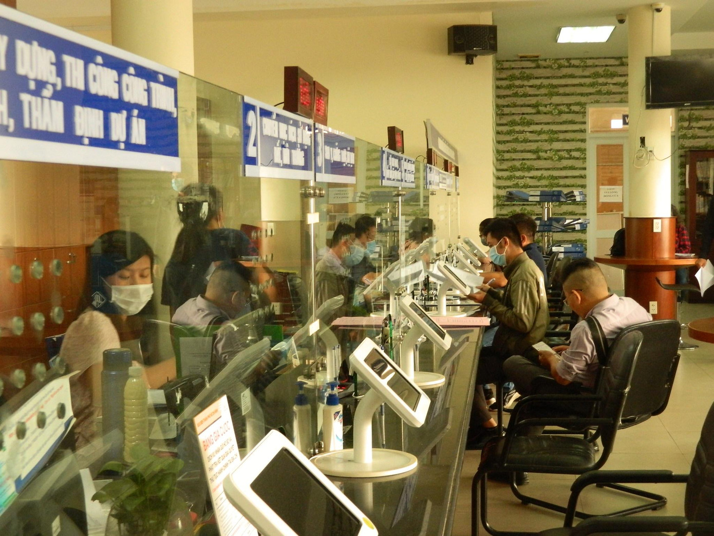 Phòng Tiếp nhận giải quyết hồ sơ, thủ tục hành chính "một cửa" thuộc UBND TP Thủ Đức Phòng Tiếp nhận giải quyết hồ sơ, thủ tục hành chính "một cửa" thuộc UBND TP Thủ Đức