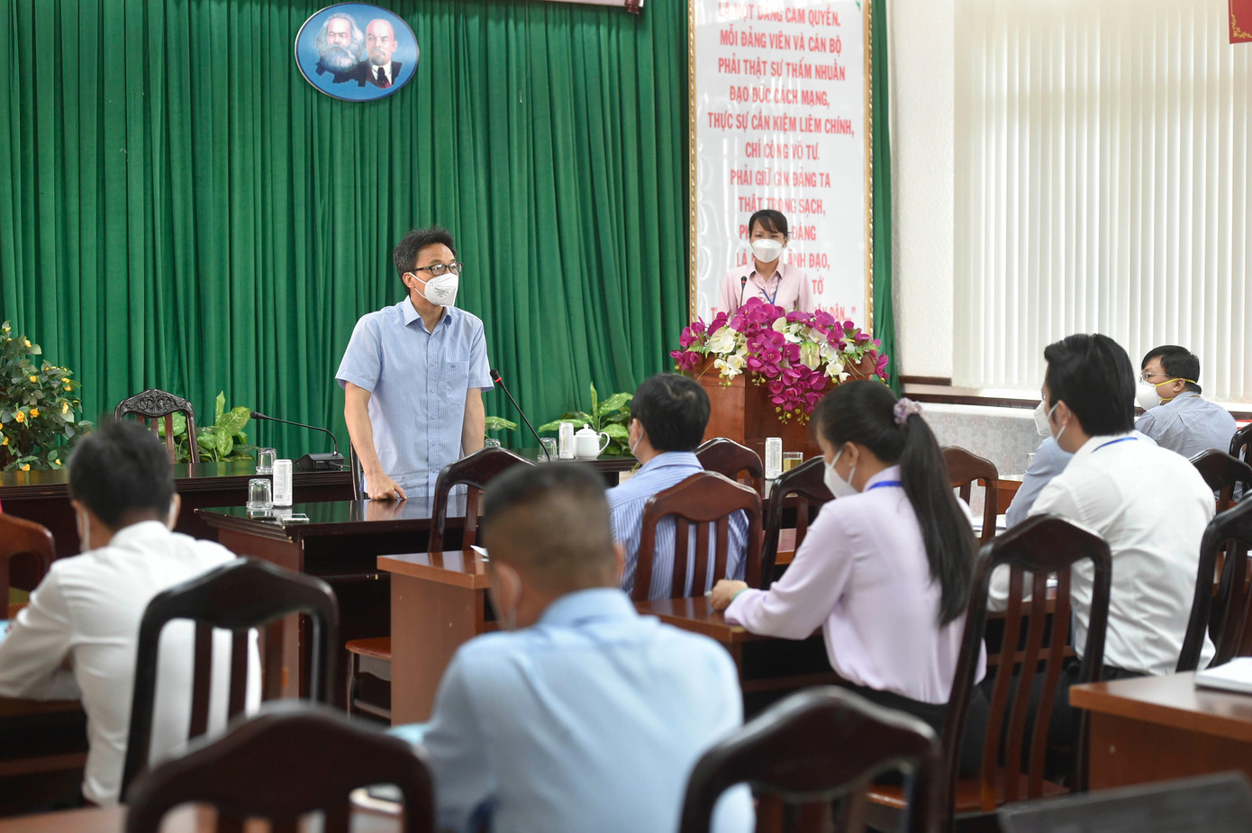 Phó Thủ tướng Vũ Đức Đam làm việc với quận Tân Bình về công tác phòng chống dịch. Ảnh: VGP Phó Thủ tướng Vũ Đức Đam làm việc với quận Tân Bình về công tác phòng chống dịch. Ảnh: VGP