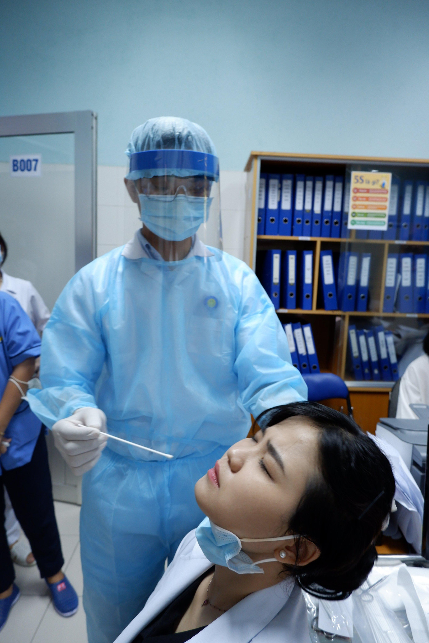 Huyện Củ Chi đã xét nghiệm thần tốc đạt 300% với đủ 3 vòng tại các địa bàn có nguy cơ cao và rất cao Huyện Củ Chi đã xét nghiệm thần tốc đạt 300% với đủ 3 vòng tại các địa bàn có nguy cơ cao và rất cao