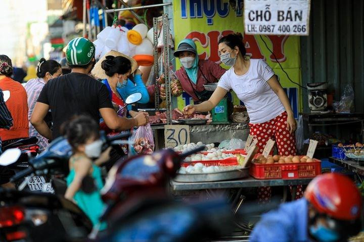 Chủ tịch UBND TPHCM Phan Văn Mãi khẳng định việc nới lỏng giãn cách, phục hồi các hoạt động kinh tế phải gắn liền với đảm bảo an toàn phòng chống dịch Chủ tịch UBND TPHCM Phan Văn Mãi khẳng định việc nới lỏng giãn cách, phục hồi các hoạt động kinh tế phải gắn liền với đảm bảo an toàn phòng chống dịch