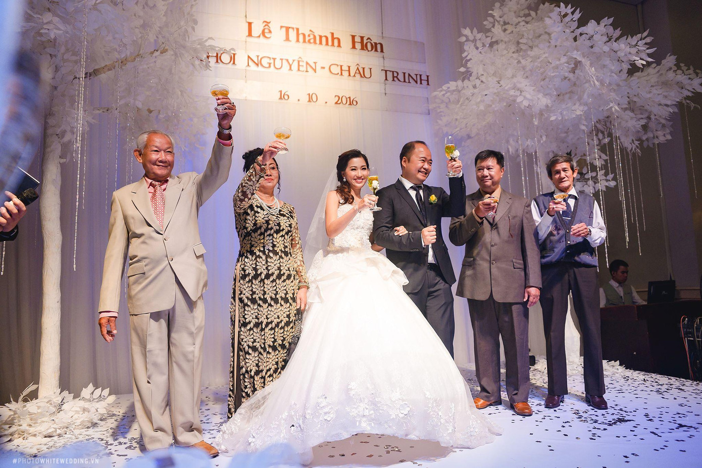 Tổ chức đám cưới được tập trung tối đa 50 người