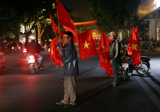 không ít người tìm đến cơ hội có đồng ra đồng vào từ chiến thắng của tuyển Việt Nam.