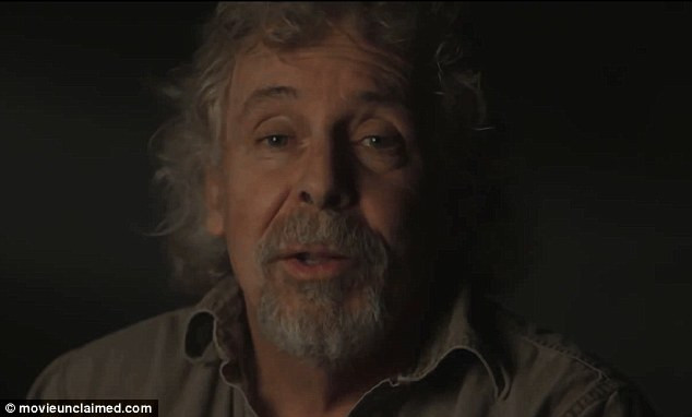 Cựu binh Tom Faunce, người đã phát hiện ra "Robertson còn sống" dẫn tới việc ra đời bộ phim tài liệu Unclaimed. Cựu binh Tom Faunce, người đã phát hiện ra