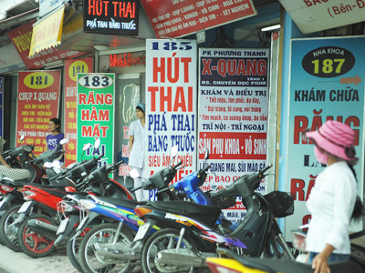 Dịch vụ nạo phá thai nở rộ ở Hà Nội Ảnh: Thái Hà