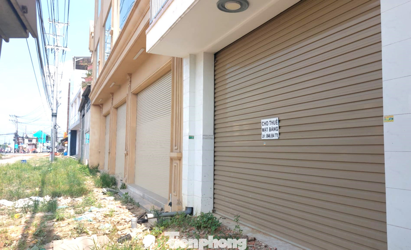 Dự án đầu tư nâng cấp, mở rộng quốc lộ 13 đoạn qua tỉnh Bình Dương được khởi công tháng 4/2022, đoạn từ ngã tư Lê Hồng Phong (TP. Thủ Dầu Một) đến cổng chào Bình Dương (TP. Thuận An), với chiều dài khoảng 12,7km, tổng mức đầu tư hơn 1.360 tỷ đồng, theo hình thức BOT. Dự án đầu tư nâng cấp, mở rộng quốc lộ 13 đoạn qua tỉnh Bình Dương được khởi công tháng 4/2022, đoạn từ ngã tư Lê Hồng Phong (TP. Thủ Dầu Một) đến cổng chào Bình Dương (TP. Thuận An), với chiều dài khoảng 12,7km, tổng mức đầu tư hơn 1.360 tỷ đồng, theo hình thức BOT.