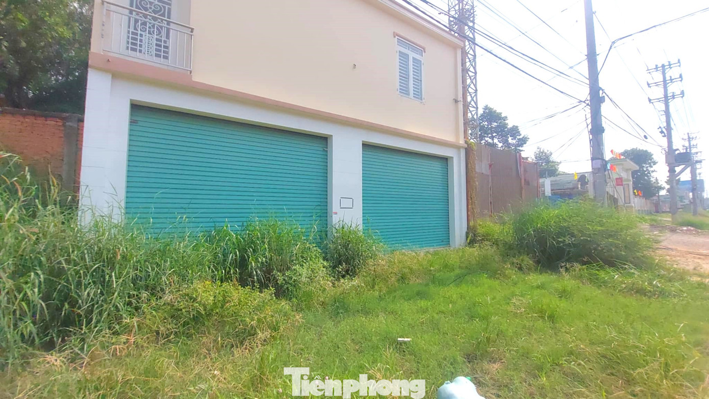 Quốc lộ 13 đoạn qua Bình Dương được mở rộng thành 40,5m, nâng từ 6 làn xe lên 8 làn xe và có thêm 2 cầu vượt. Dự án có khoảng 500 hộ dân bị ảnh hưởng, trong đó phần lớn ở TP. Thuận An. Quốc lộ 13 đoạn qua Bình Dương được mở rộng thành 40,5m, nâng từ 6 làn xe lên 8 làn xe và có thêm 2 cầu vượt. Dự án có khoảng 500 hộ dân bị ảnh hưởng, trong đó phần lớn ở TP. Thuận An.