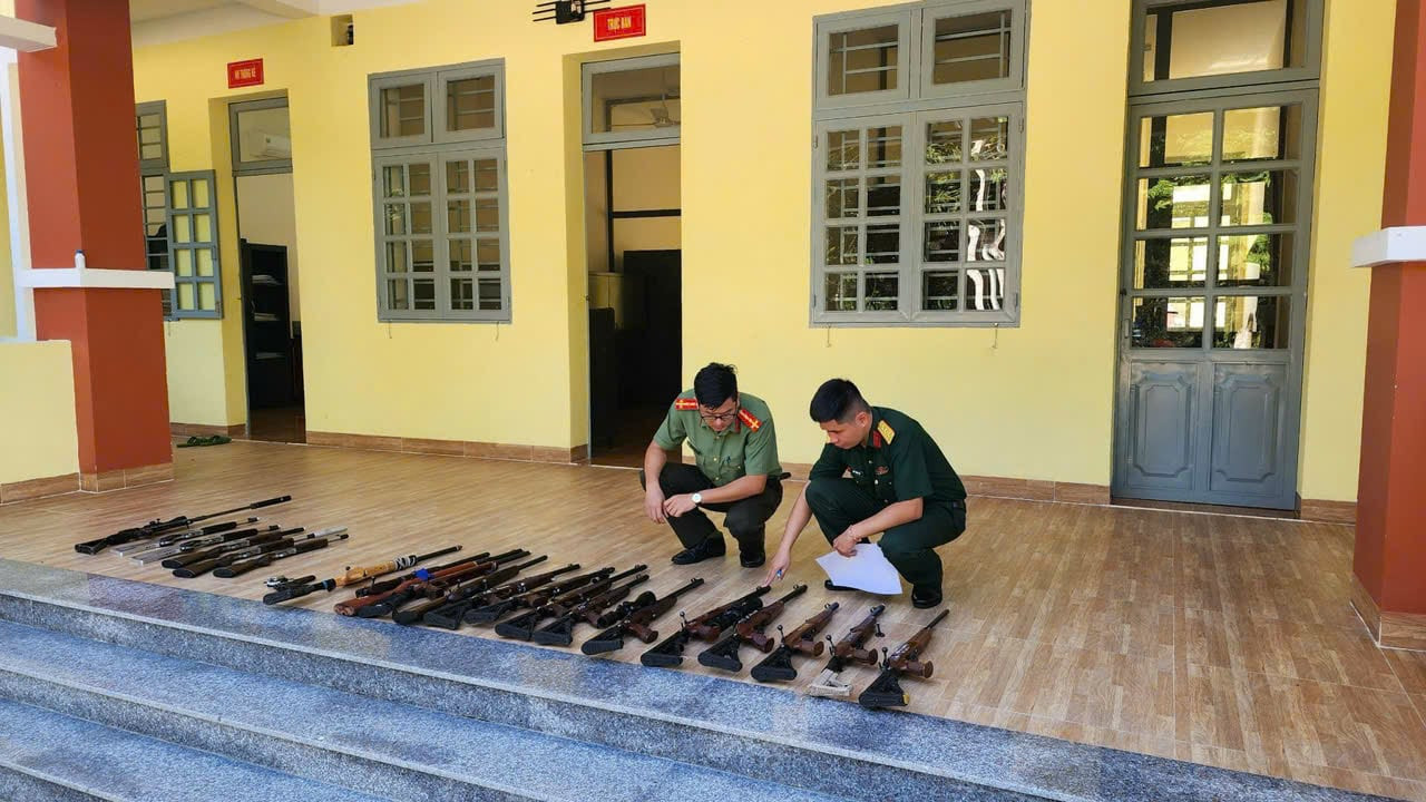 Số vũ khí quân dụng cơ quan chức năng thu giữ được