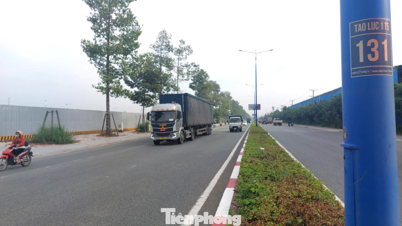 Theo ghi nhận, các phương tiện tự phân chia làn đường trong quá trình di chuyển. Theo ghi nhận, các phương tiện tự phân chia làn đường trong quá trình di chuyển.