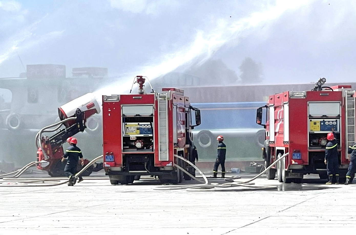 Công an tỉnh Bình Dương trang bị robot chữa cháy Công an tỉnh Bình Dương trang bị robot chữa cháy