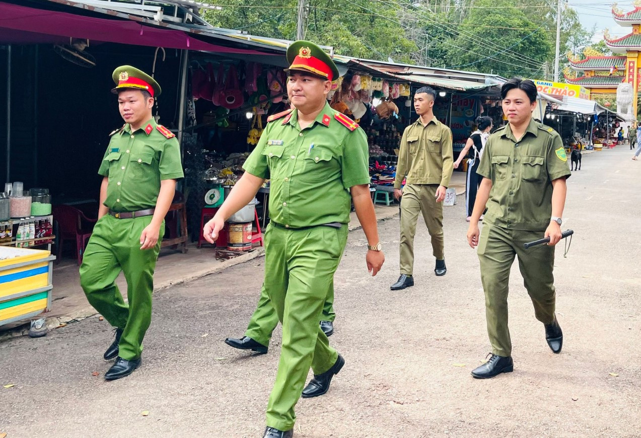 Lực lượng an ninh trật tự cơ sở tại Bình Dương tổ chức tuần tra