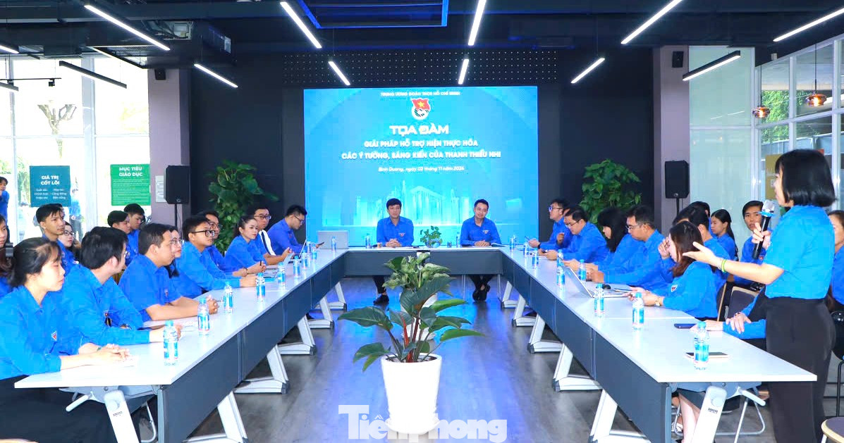 Tọa đàm với chủ đề “Giải pháp hỗ trợ hiện thực hóa các ý tưởng, sáng kiến của thanh thiếu nhi”.