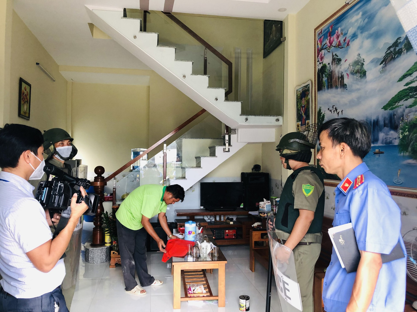 Các hộ dân phải dọn đi nơi khác vì mua nhà xây dựng không phép Các hộ dân phải dọn đi nơi khác vì mua nhà xây dựng không phép