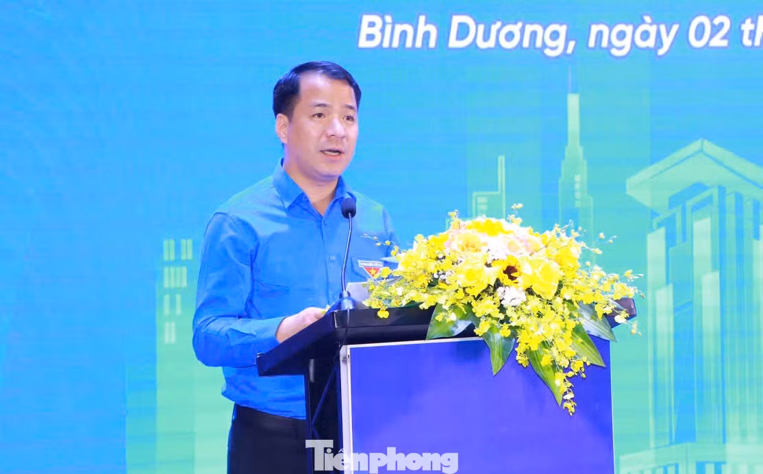 Bí thư Trung ương Đoàn, Chủ nhiệm Ủy ban Kiểm tra Trung ương Đoàn Ngô Văn Cương phát biểu tại liên hoan. Bí thư Trung ương Đoàn, Chủ nhiệm Ủy ban Kiểm tra Trung ương Đoàn Ngô Văn Cương phát biểu tại liên hoan.