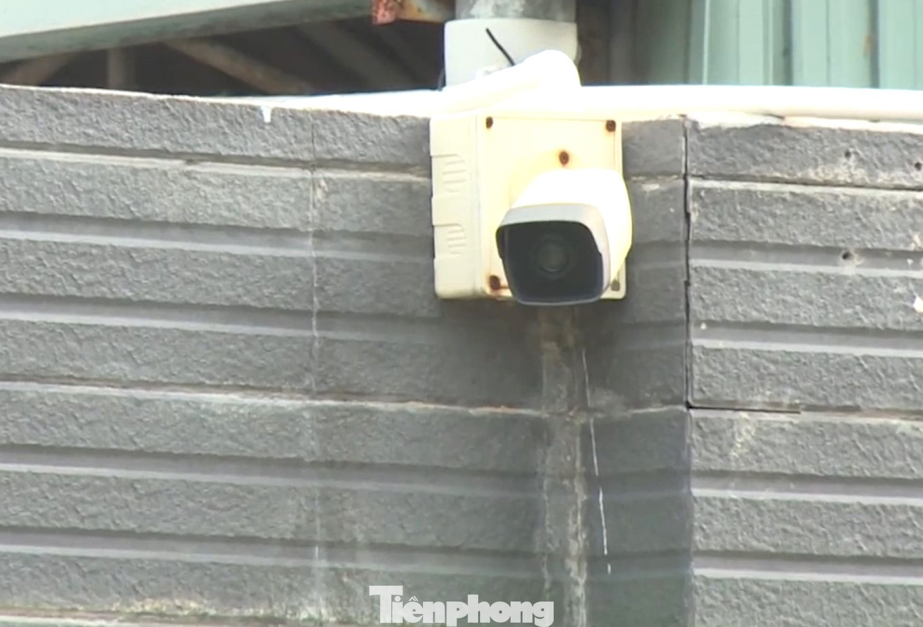Camera an ninh được gắn trong hẻm giúp lực lượng chức năng kịp thời phát hiện đối tượng phạm tội trộm cắp tài sản người dân