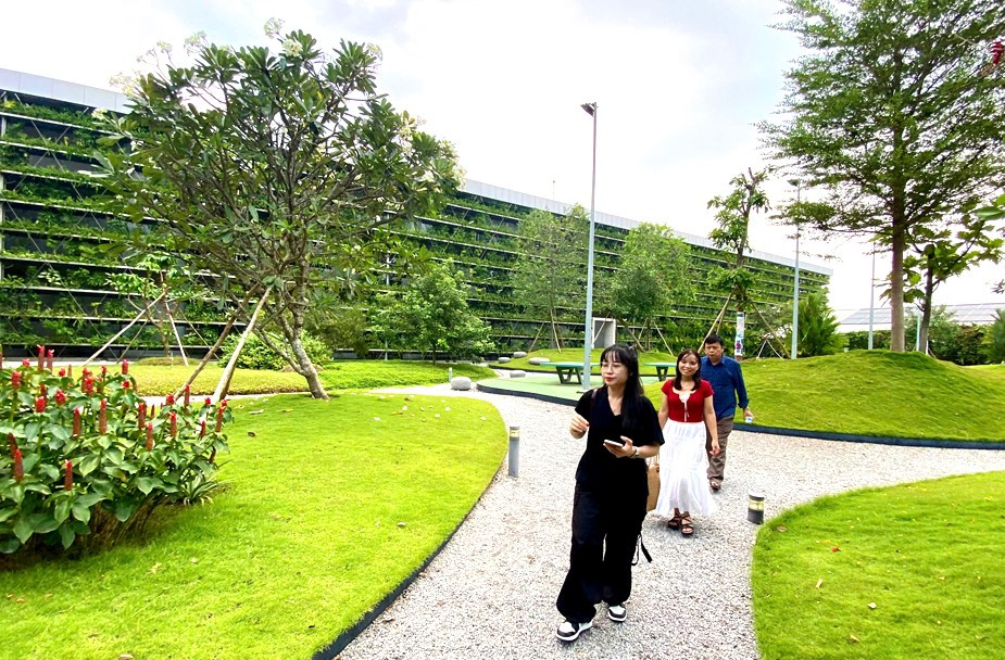 Không gian trong lành tại nhà máy.