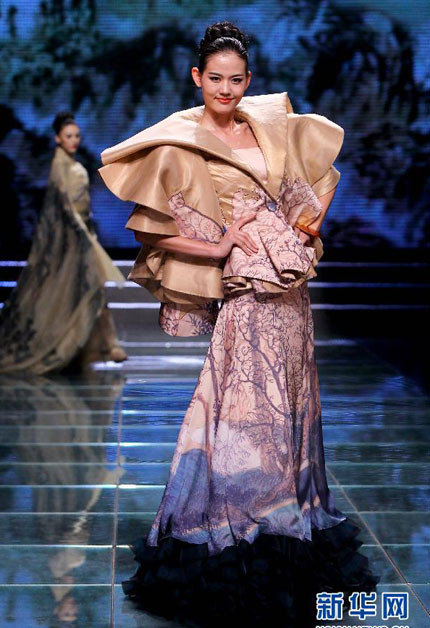 Giải nhất của cuộc thi, thí sinh Trung Quốc Xin Ray 